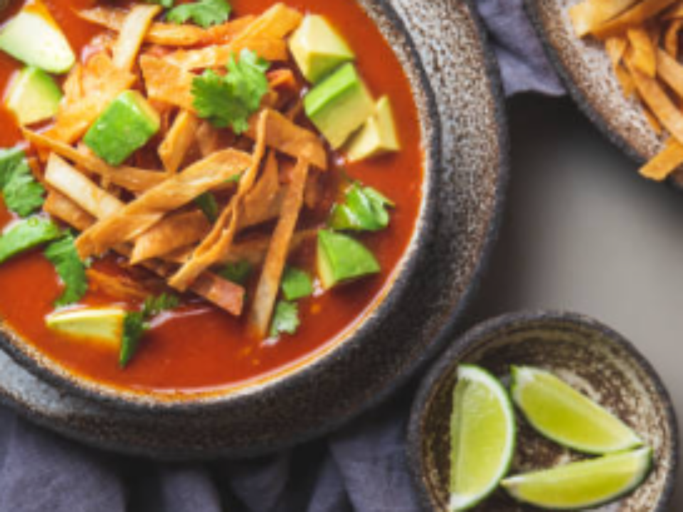 Πικάντικη κοτόσουπα με φασόλια